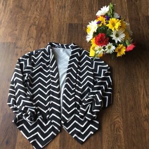 Open blazer  3/4 length chevron pattern. Small